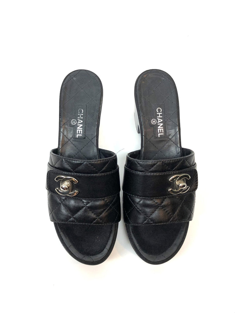 Chanel Quilted Leather CC Chain Slide Sandals Black ref.681557 - Joli Closet