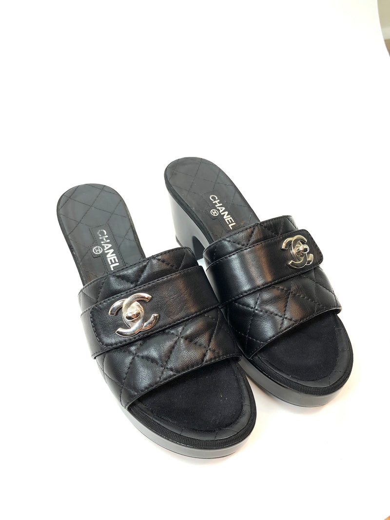 Chanel Black Leather Slide Sandals Size 41 Chanel